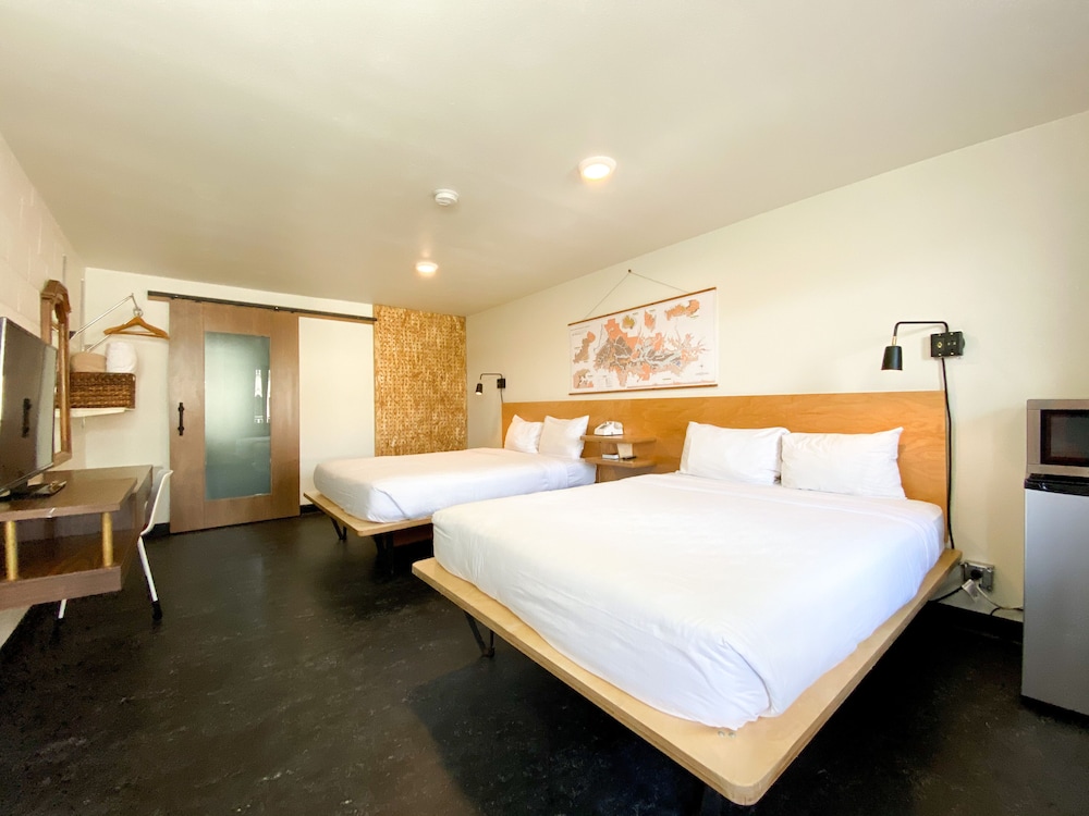 University Inn 34/63