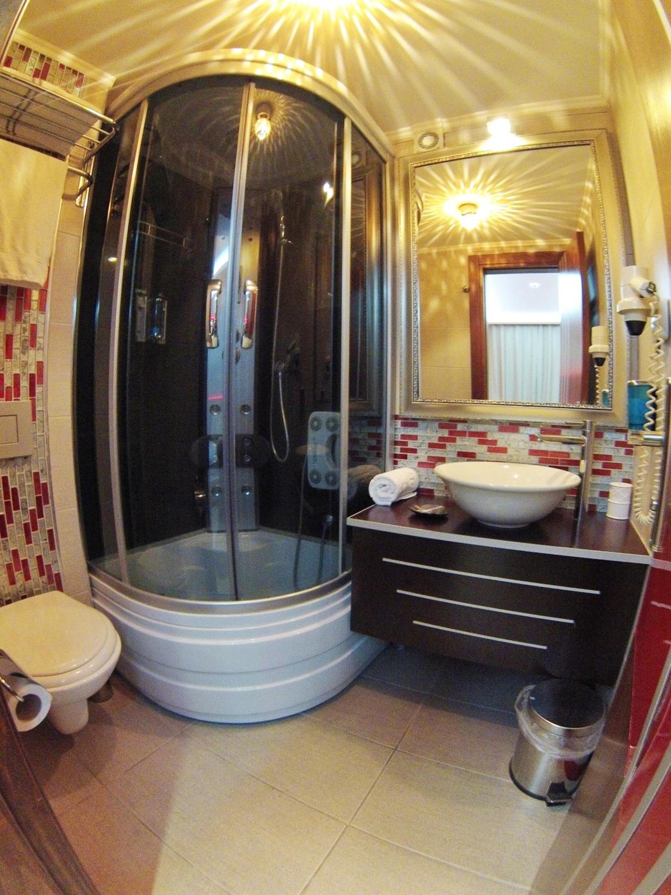 Anil Hotel 55/56