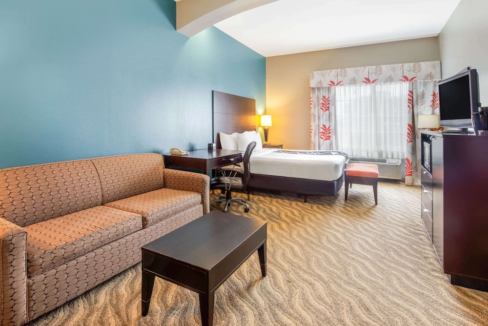 La Quinta Inn Suites Glen Rose 33/55