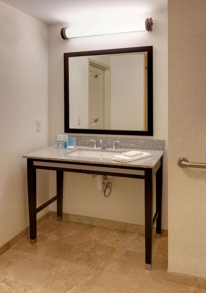 Hampton Inn Portland Downtown Waterfront 8/46