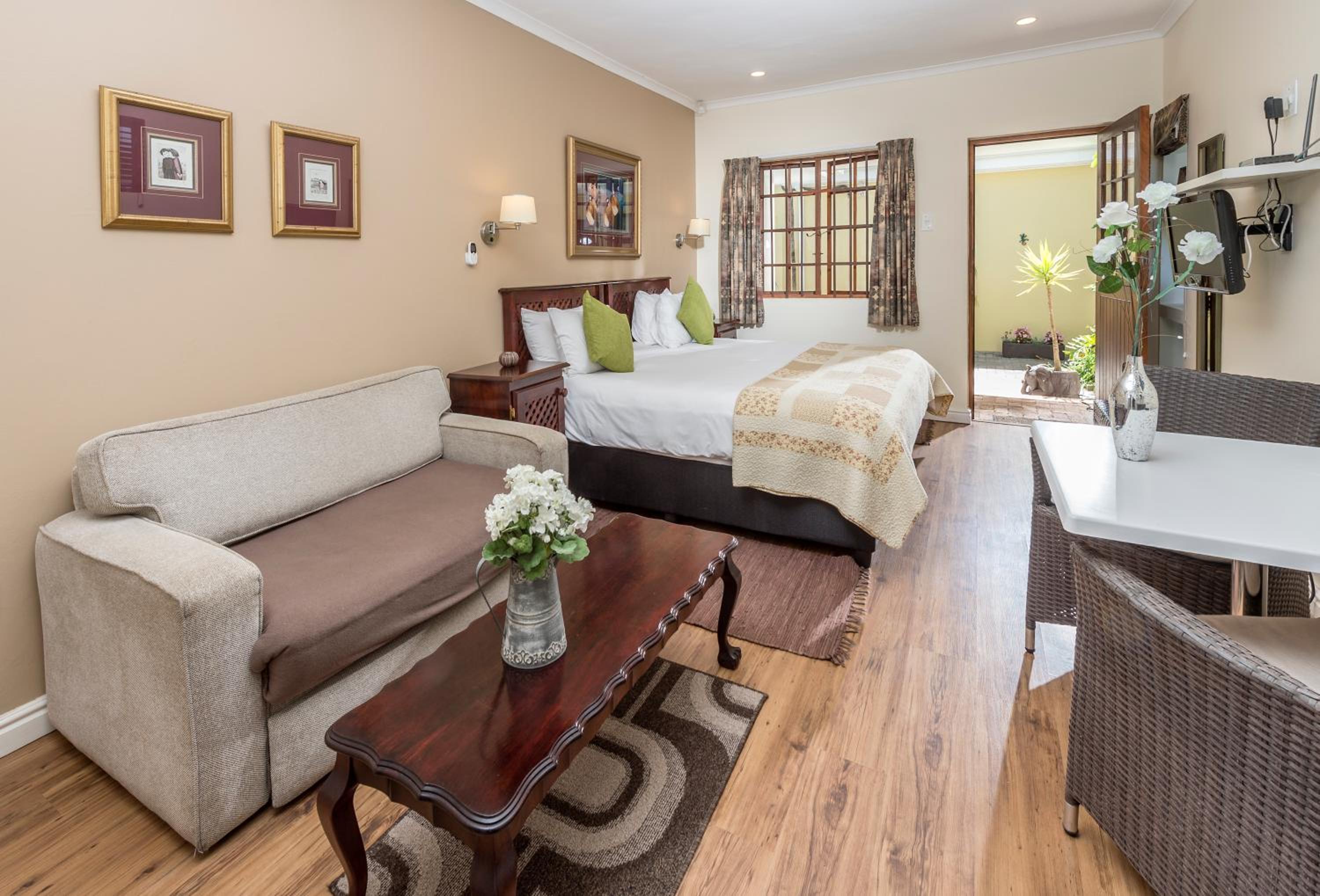 Algoa Guesthouse (Summerstrand) 51/58