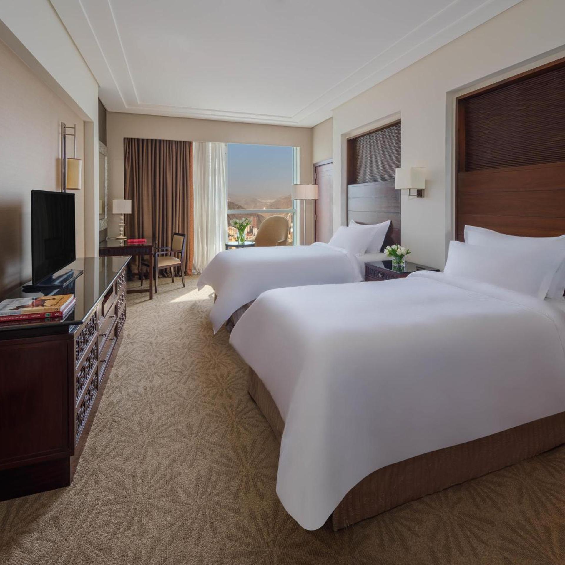Fairmont, Single Bed, City View