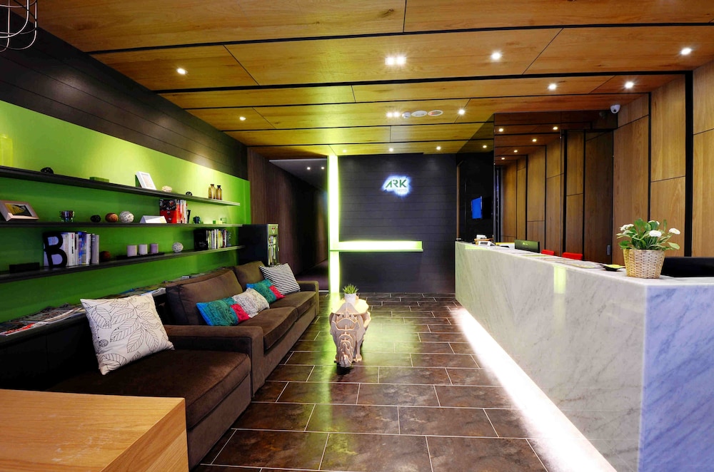 Ark Hotel 3/45