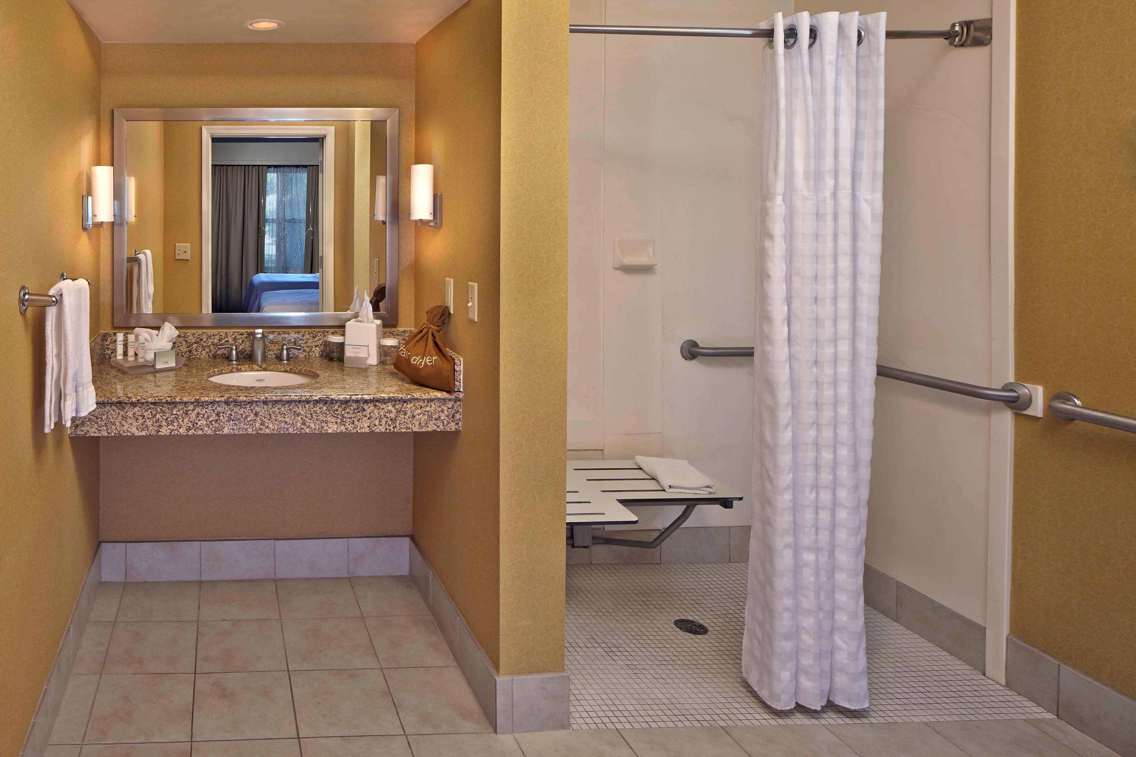 غرفة بسرير مزدوج لذوي الإعاقة، Homewood Suites by Hilton Lake Mary Orlando North 2/2