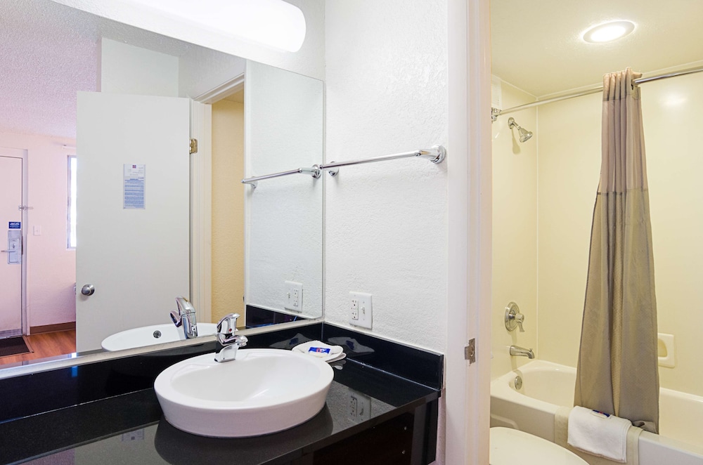Motel6 Denver, CO – Downtown 56/58