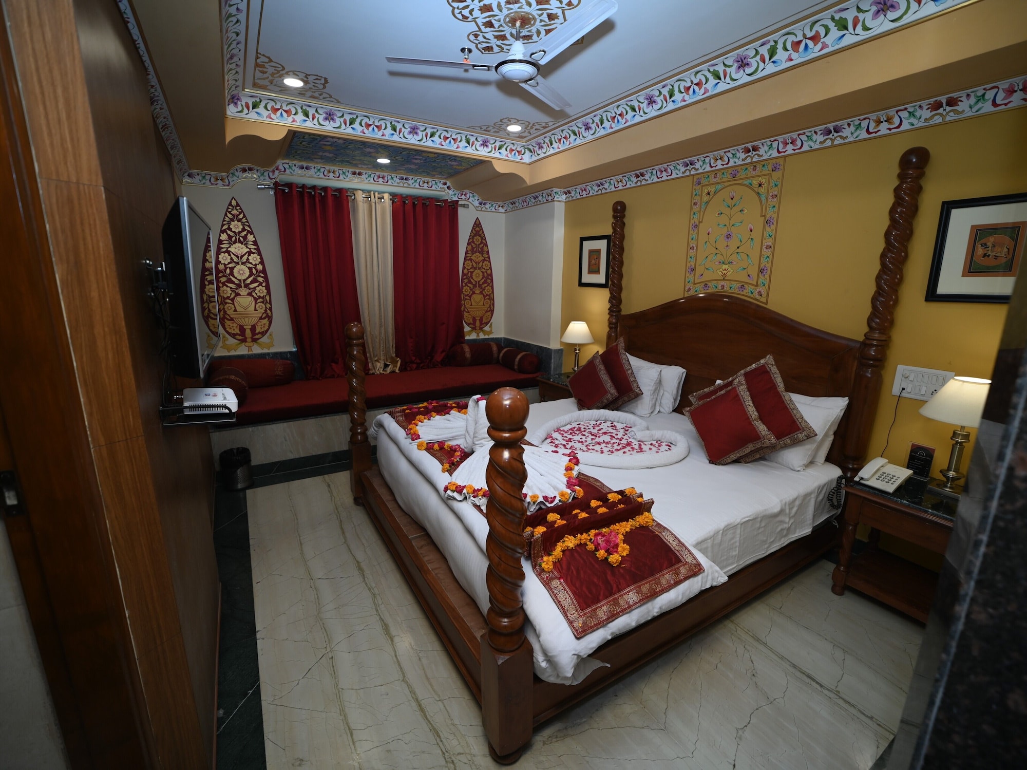 1 BEDROOM, STANDARD, DOUBLE BED, CITY VIEW