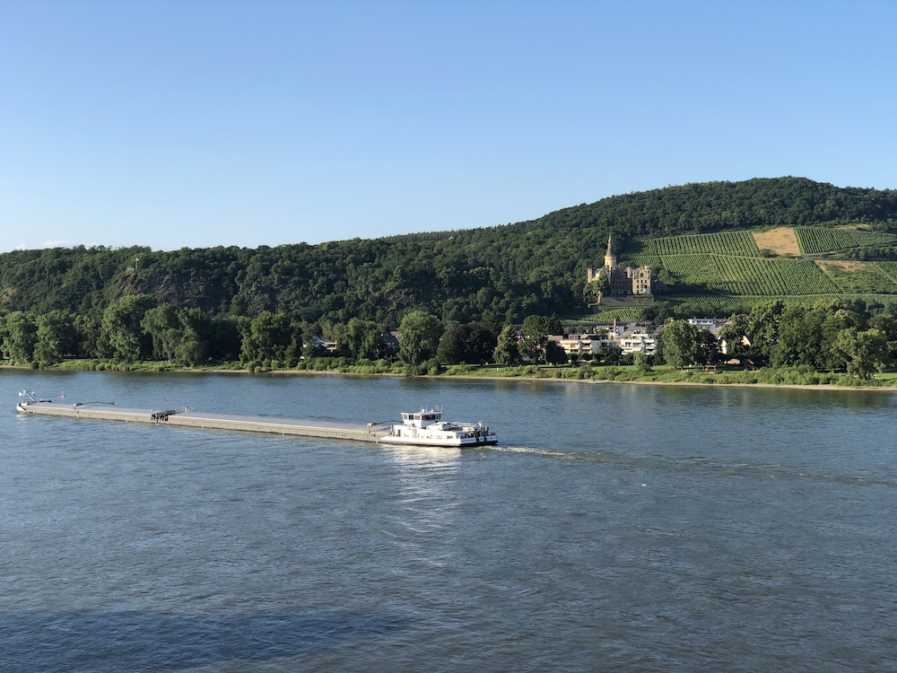 Rheinhotel Vier Jahreszeiten 34/40