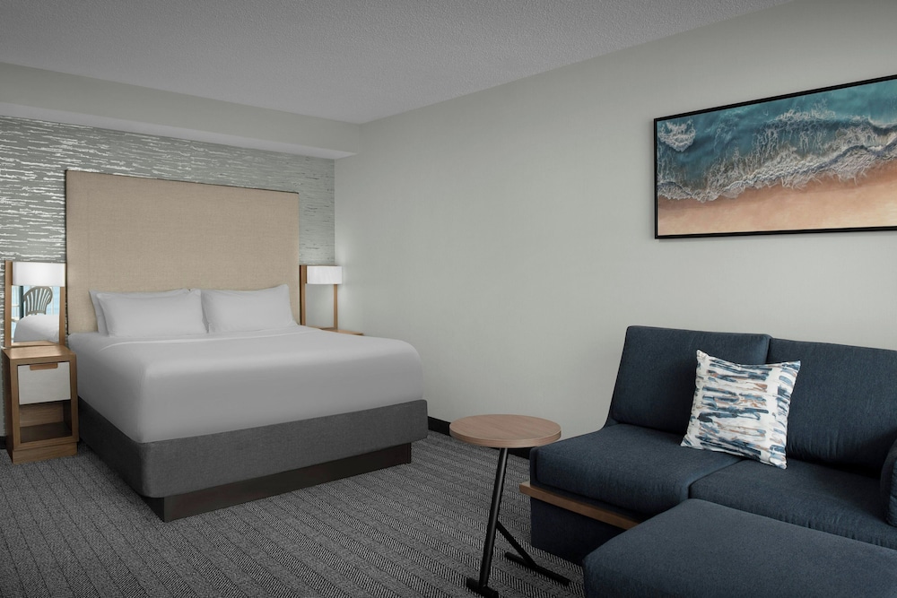 Deluxe, King Bed, Ocean Front, Sofa, Balcony