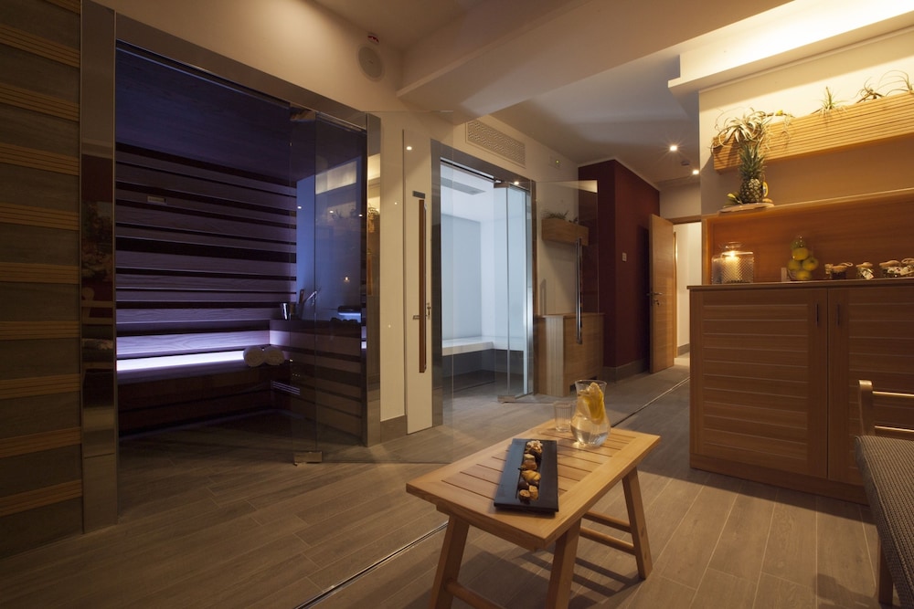 Tasso Suites 57/71