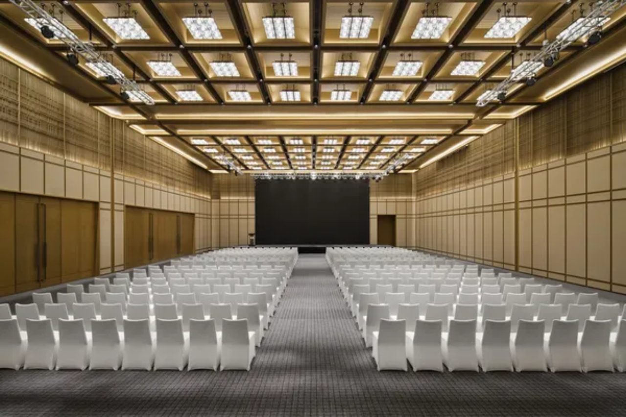 Surya Hotel Shanghai New Hongqiao Center 26/32