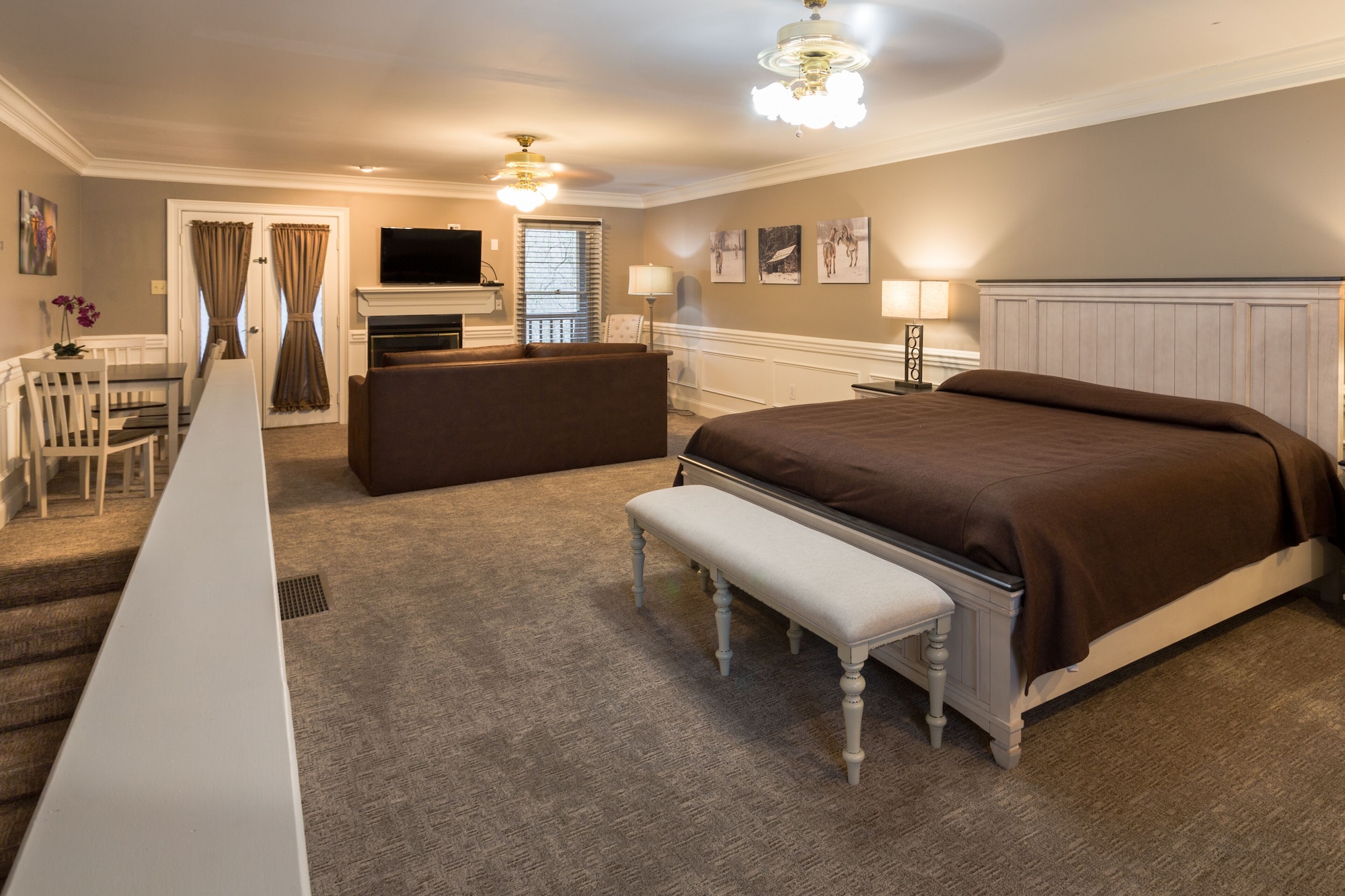 Deluxe, Suite, 2 King Beds, Trundle Bed, Hill View, Jetted Tub