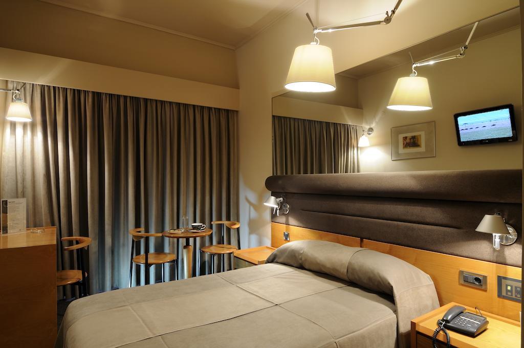 Maniatis Hotel 7/22