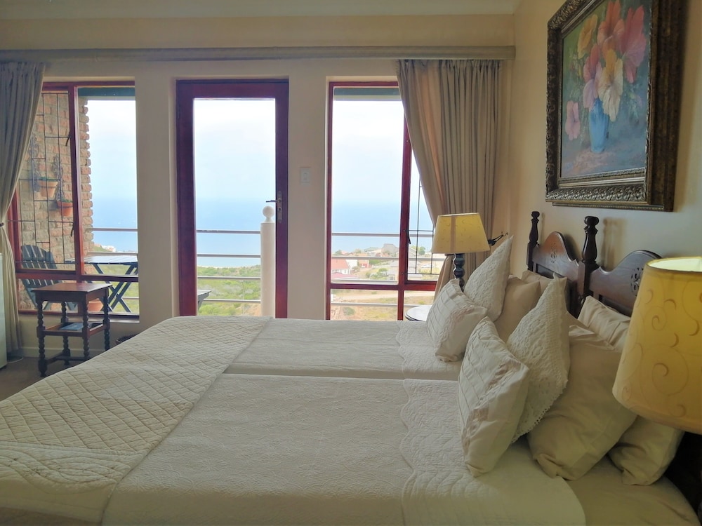 Amzee Bokmakierie Guest House 54/72