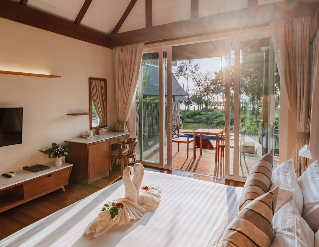 Deluxe, Double Bed, Pool and Sea View