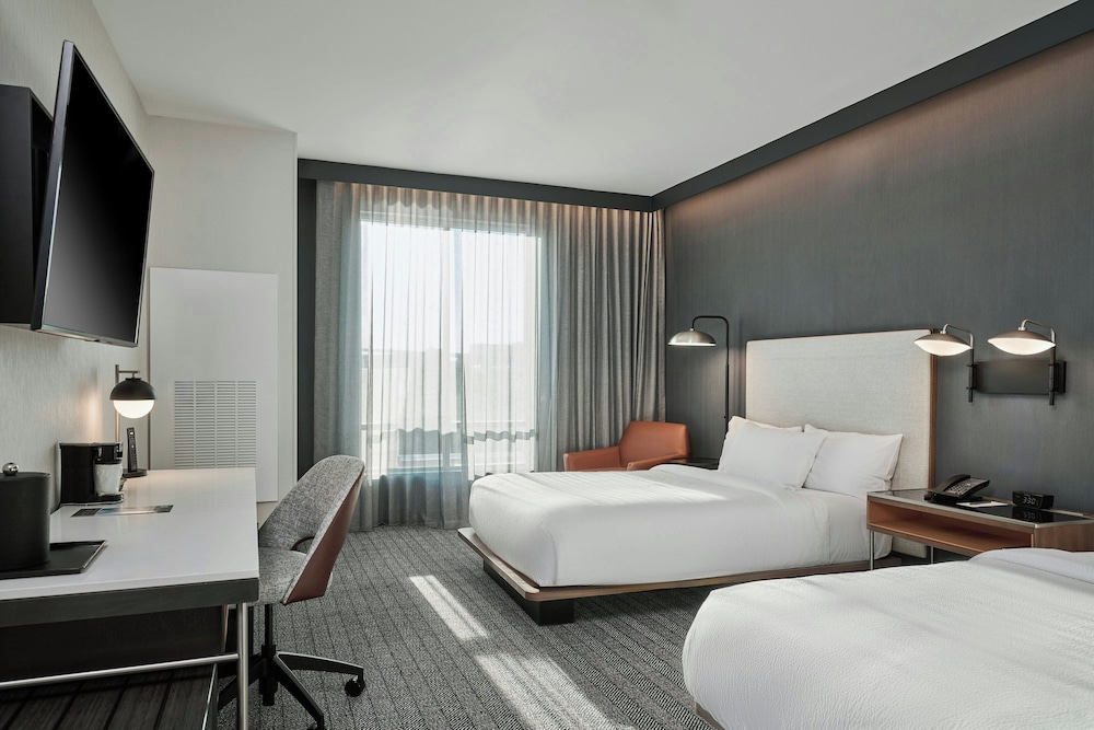 Courtyard by Marriott Madison 10/49
