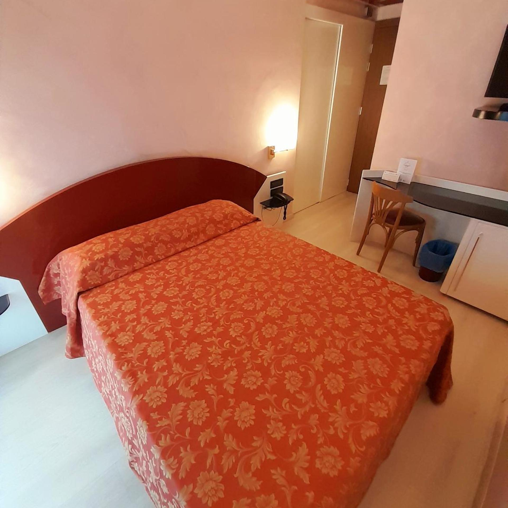 Room, Single