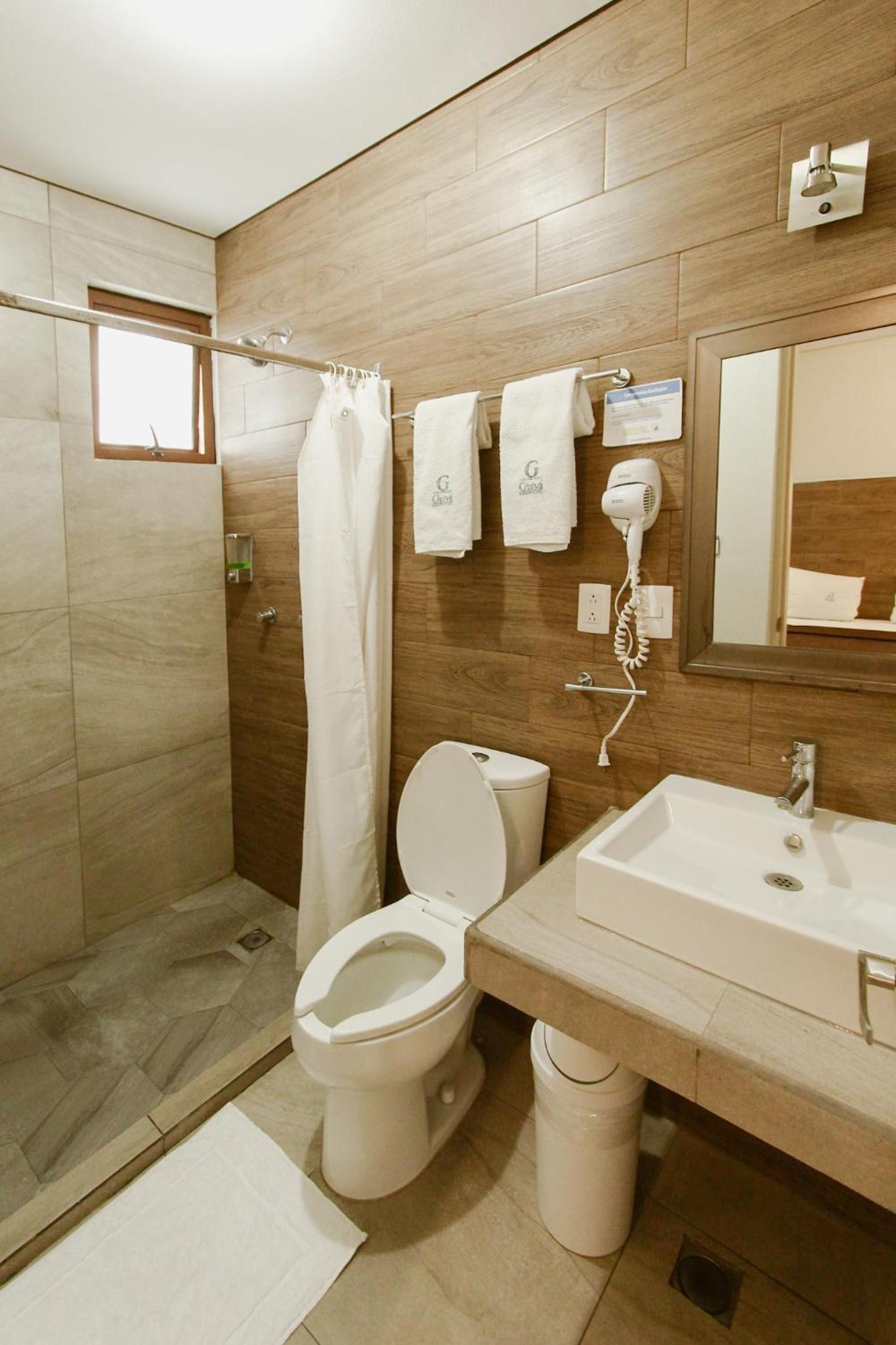 Hotel Guiva Aeropuerto 48/53
