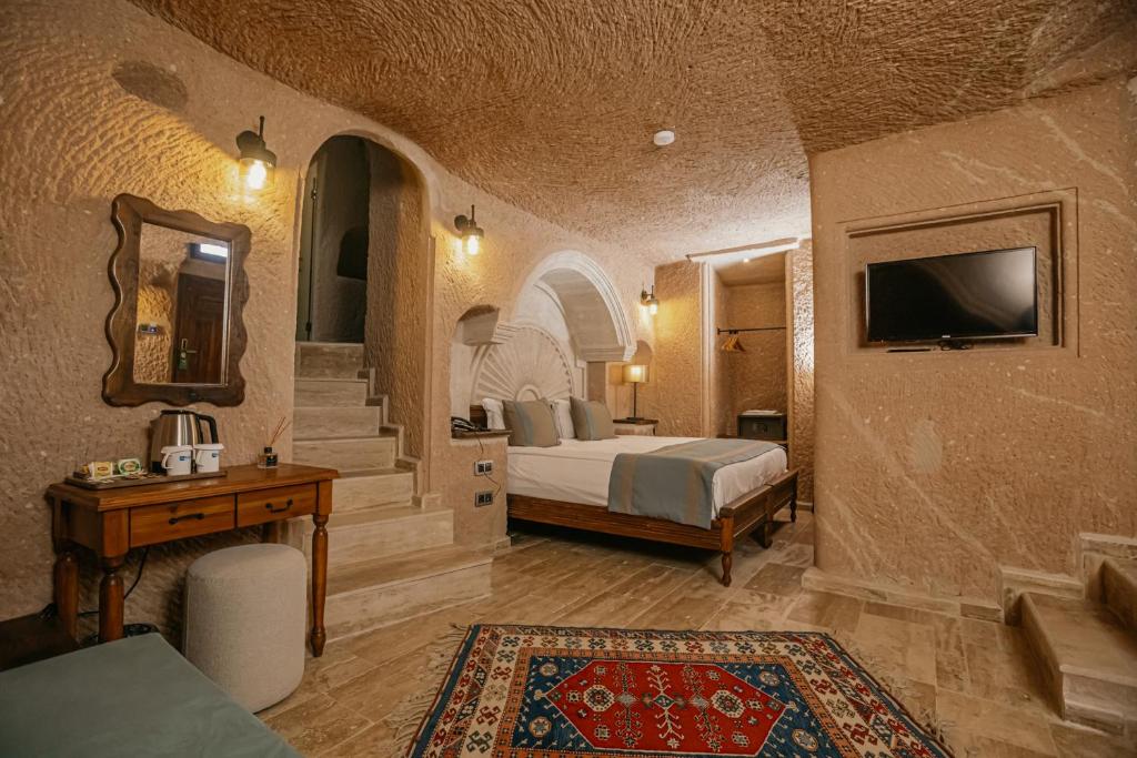 جناح جونيور، Misty Cave Hotel 8/8
