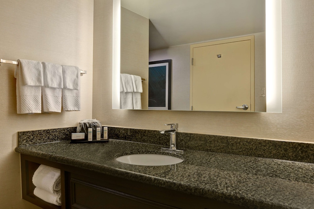 Embassy Suites By Hilton Winston Salem photo2