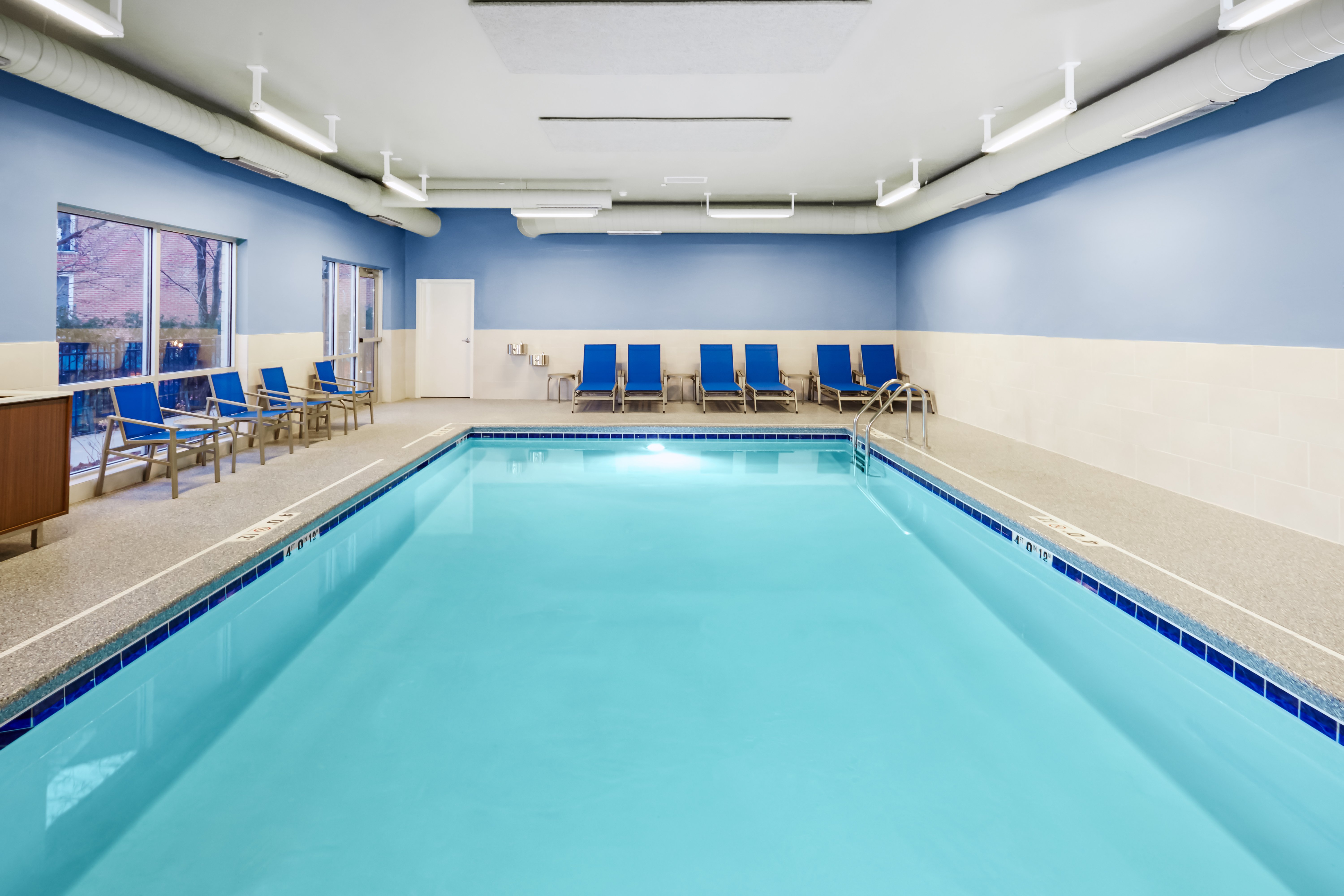 Holiday Inn Express And Suites Chicago North Shore Niles 33/57