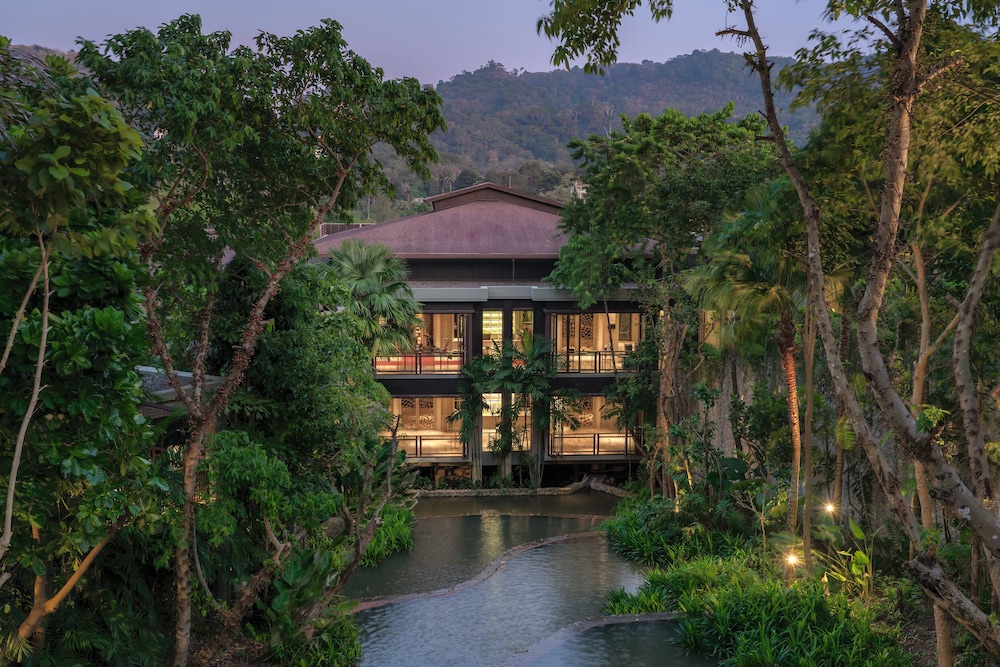 Pullman Phuket Arcadia Naithon Beach 5/75