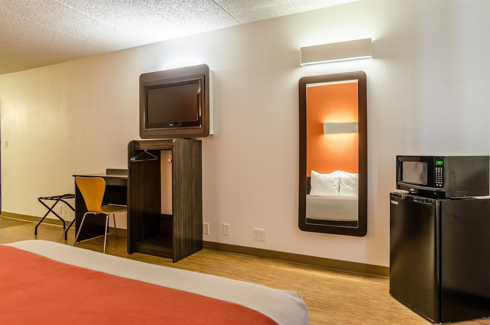 Motel6 York, NE 53/66