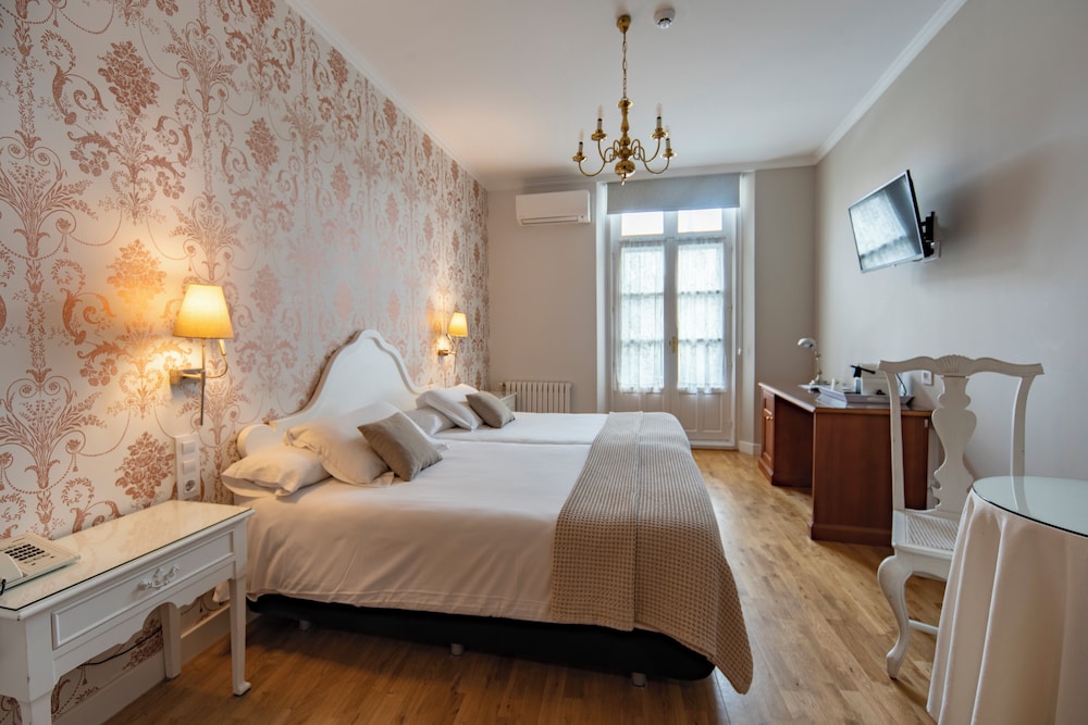 Infanta Isabel Hotel 28/64