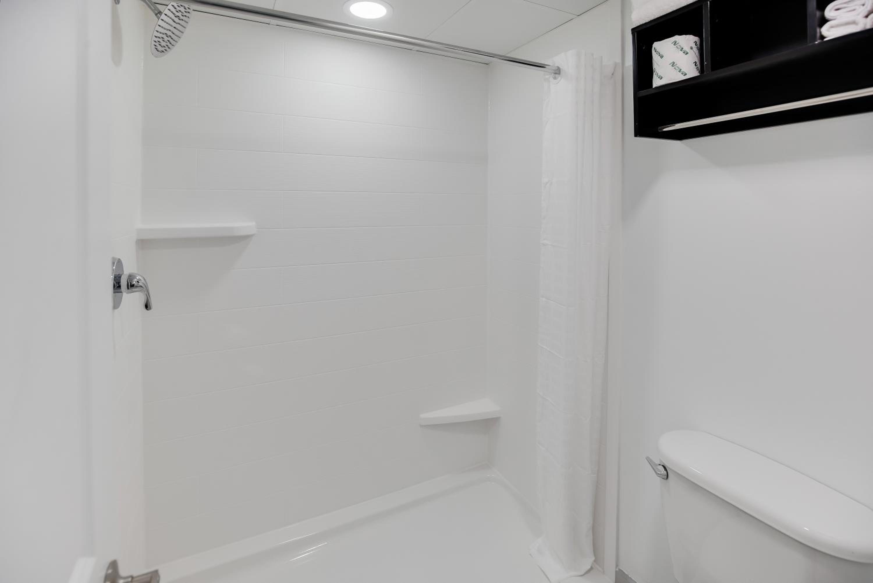 Room, 2 Queen Beds, Partial Ocean View, Side View, Blu Atlantic Oceanfront Hotel Suites 6/7
