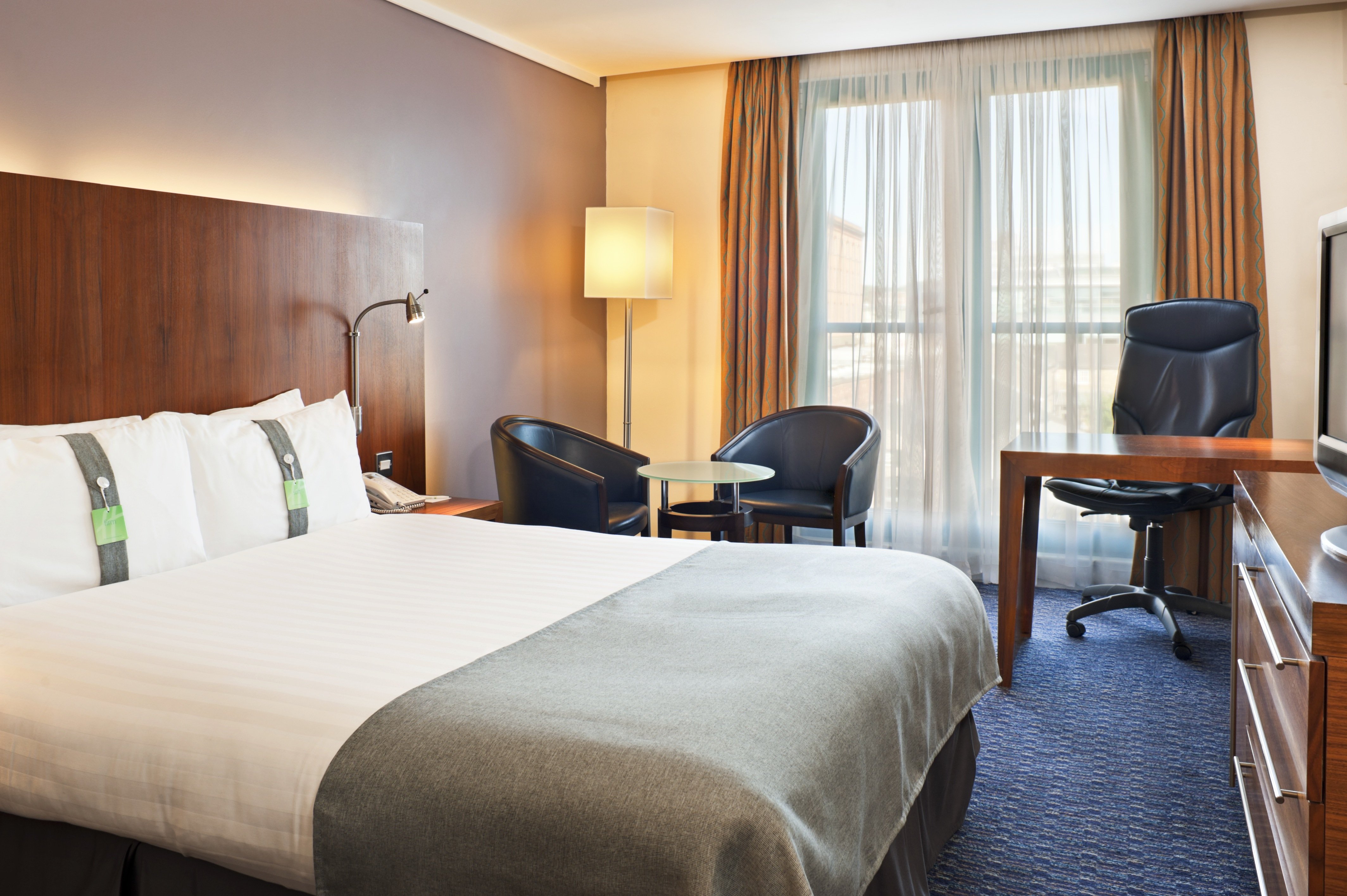 ROOM, QUEEN BED, ACCESSIBLE