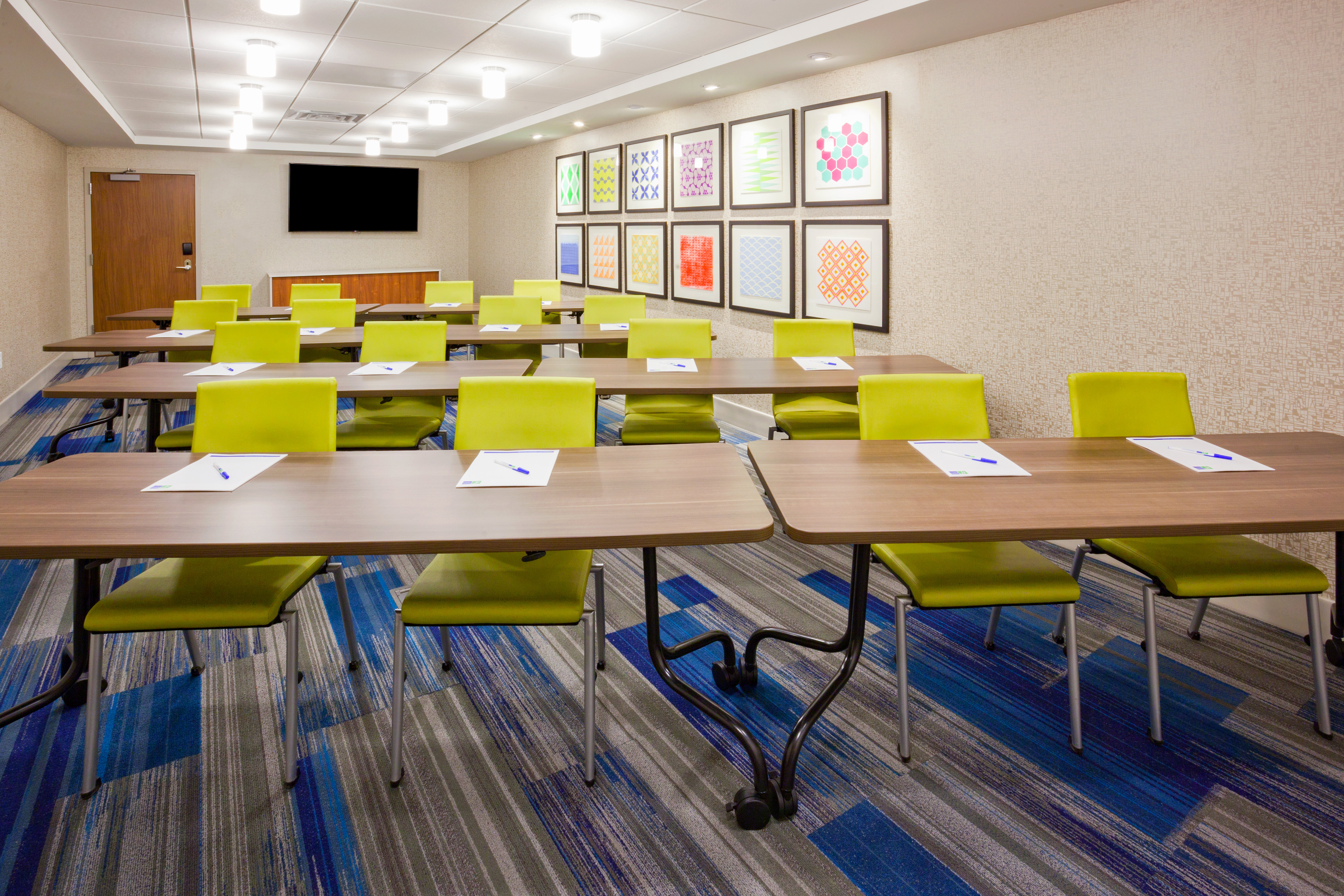Holiday Inn Express And Suites Des Moines Downtown 46/55