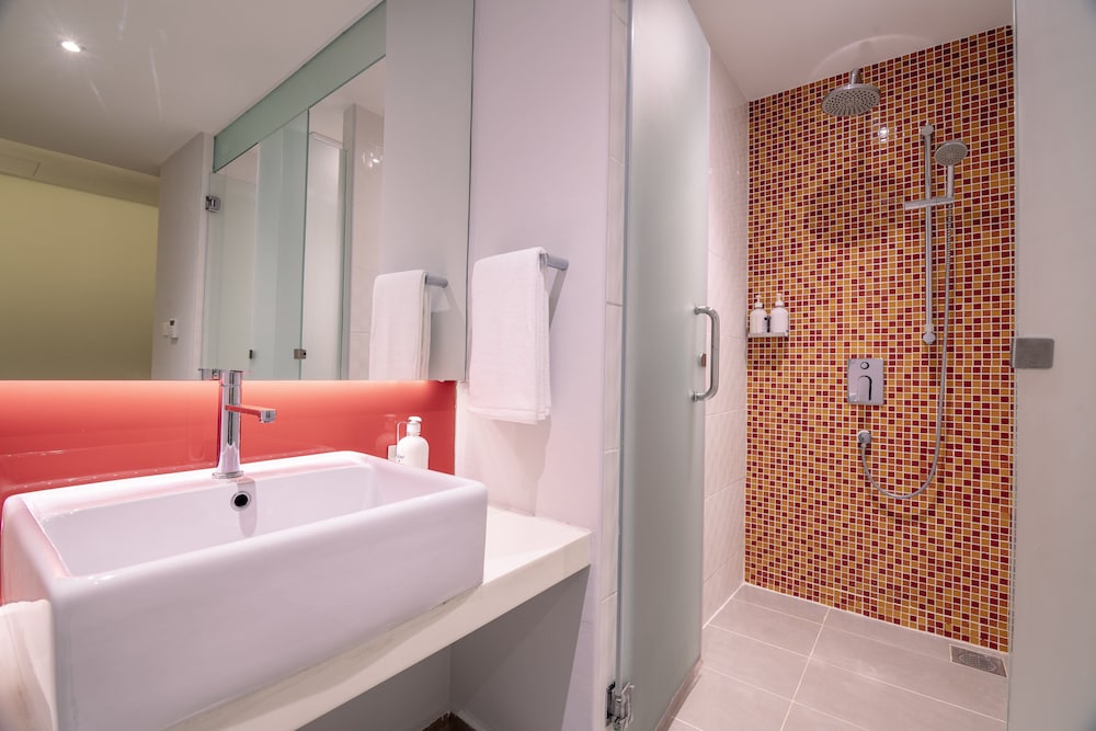 Holiday Inn Express & Suites Johor Bahru 62/62