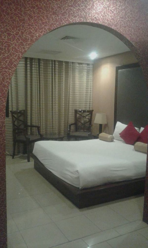 The Grand Inn Hotel 12/50