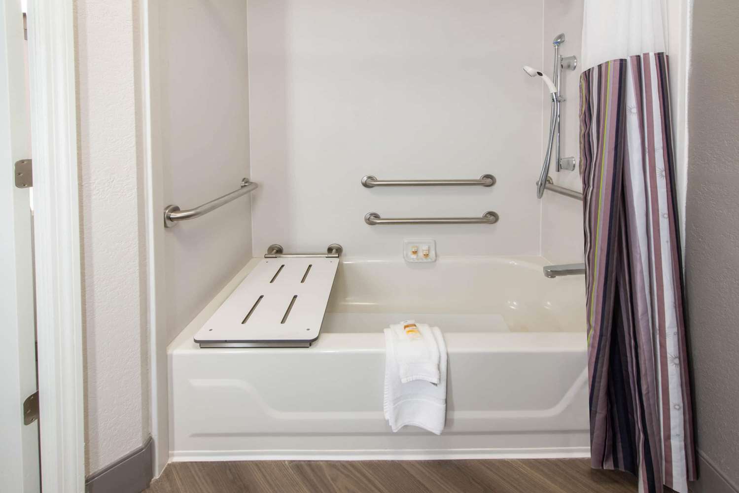 La Quinta Inn & Suites by Wyndham Tampa Brandon Regency Park 48/49