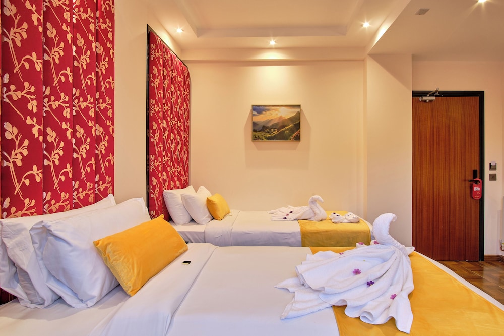 Colosseum, Petite, Twin Beds