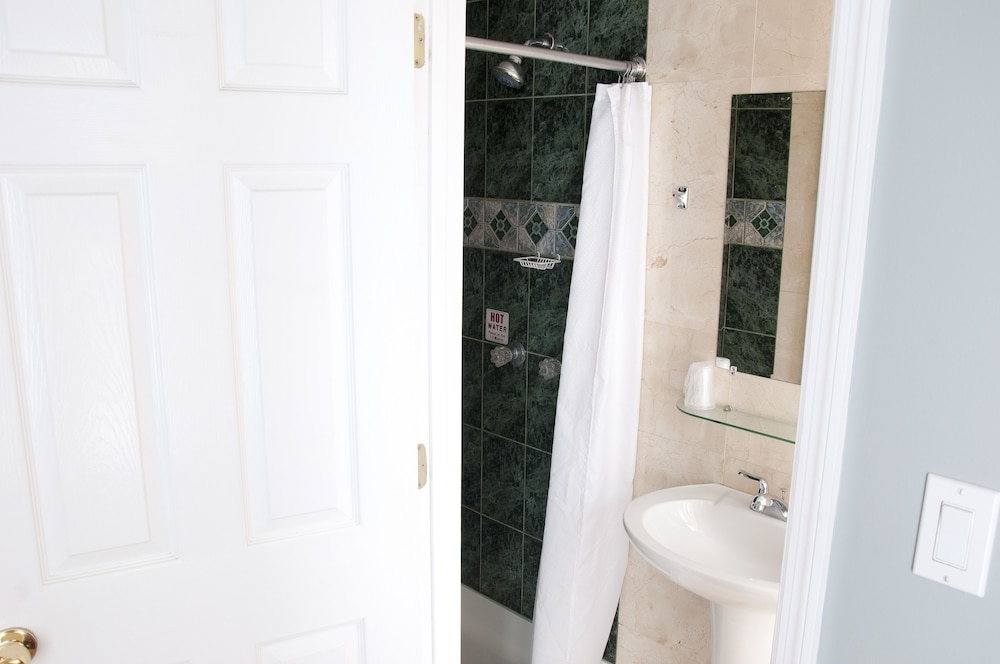 Ponce De Leon Hotel 50/50