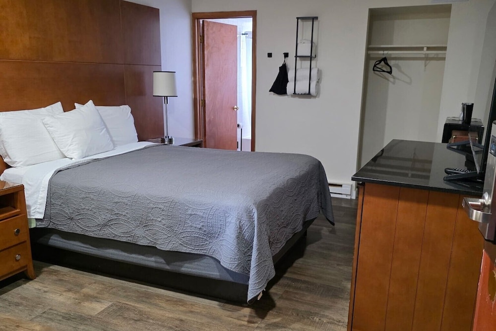 Shelton Inn 24/51