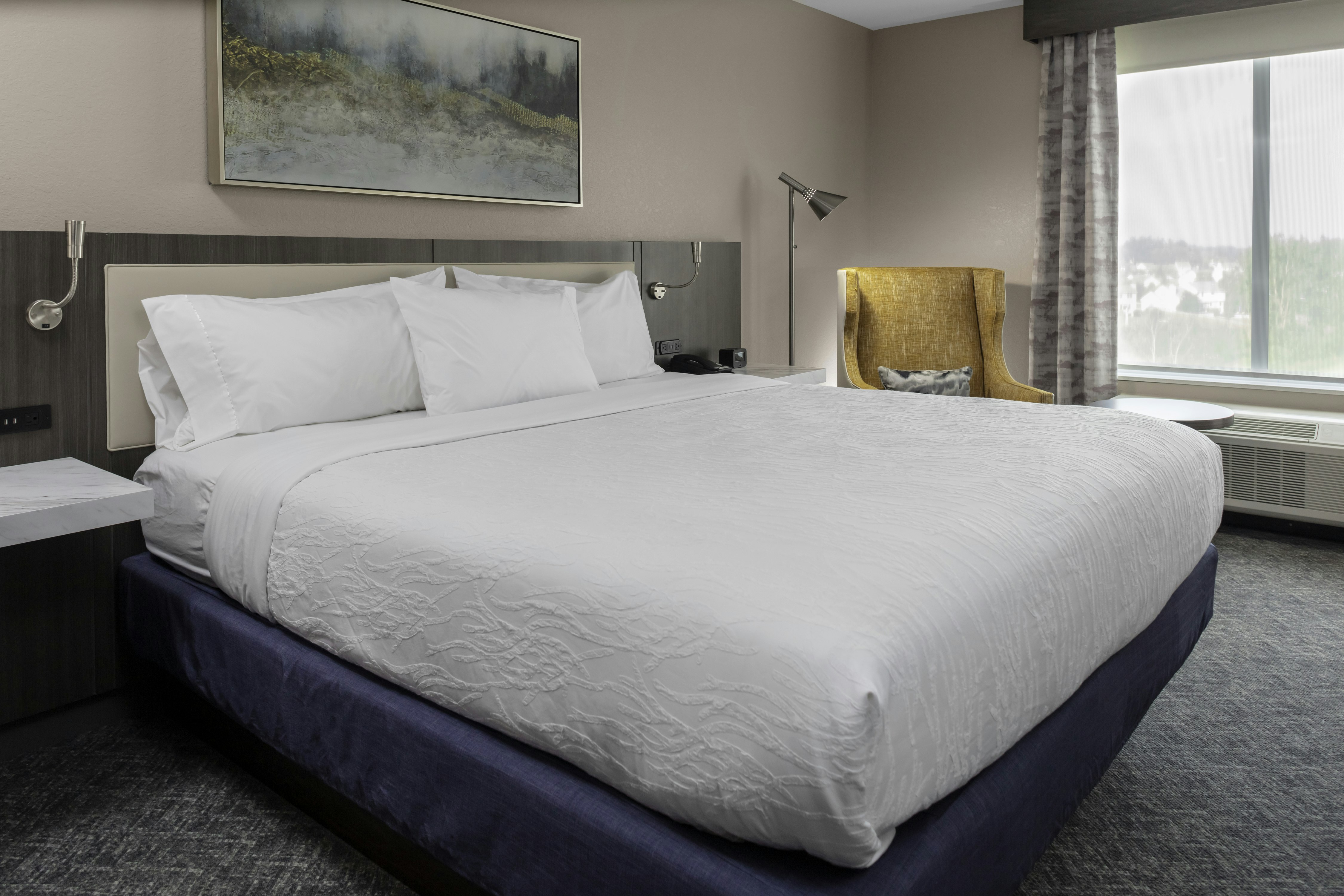 ROOM, KING BED