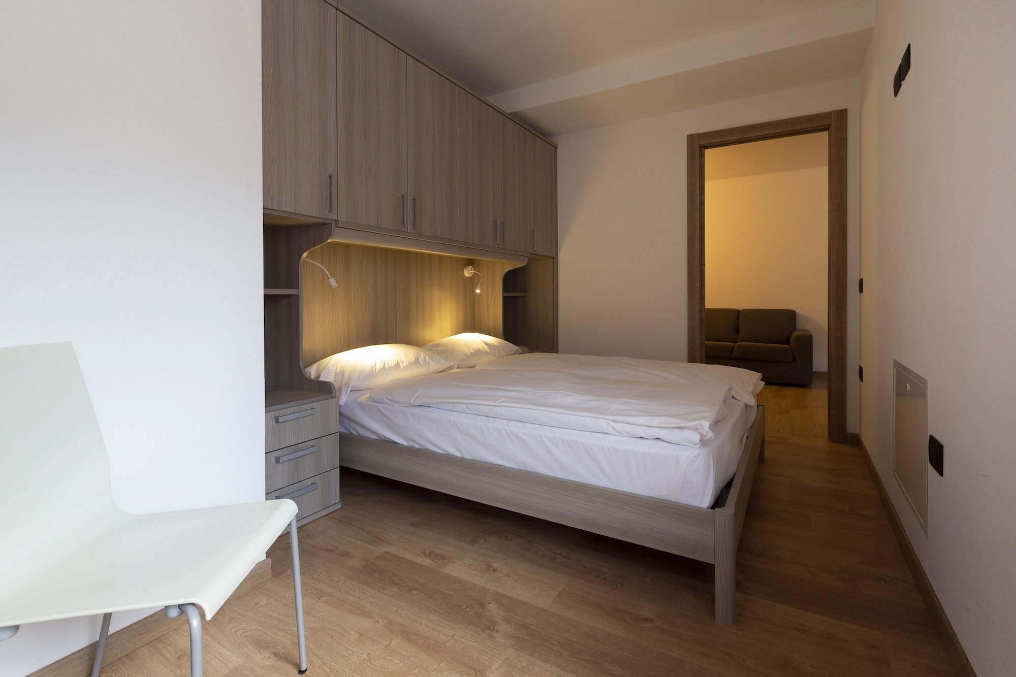 1 Bedroom, Apartment, Queen Bed, Garden View, Sofa