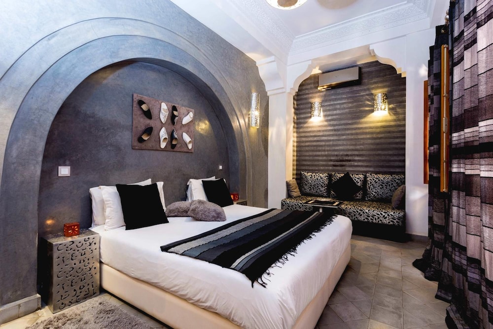 PREMIUM, TRIPLE, DOUBLE OR TWIN BED, PRIVATE BATHROOM