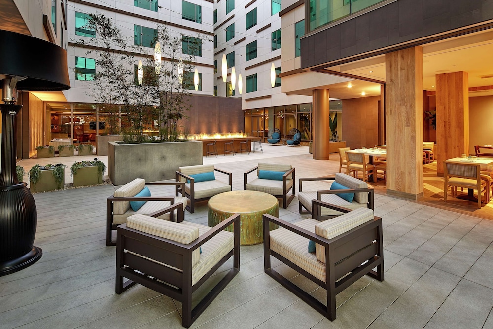 Hilton Garden Inn San Diego Downtown Bayside 54/74