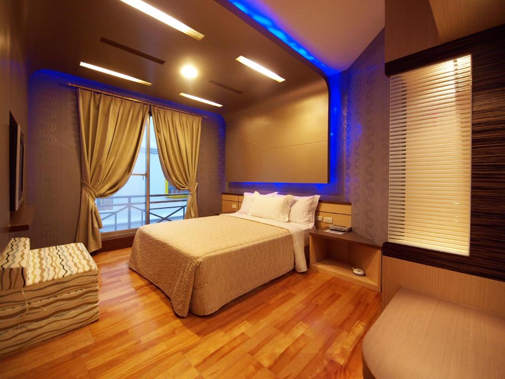 Ibiza Kenting Hotel II 13/24