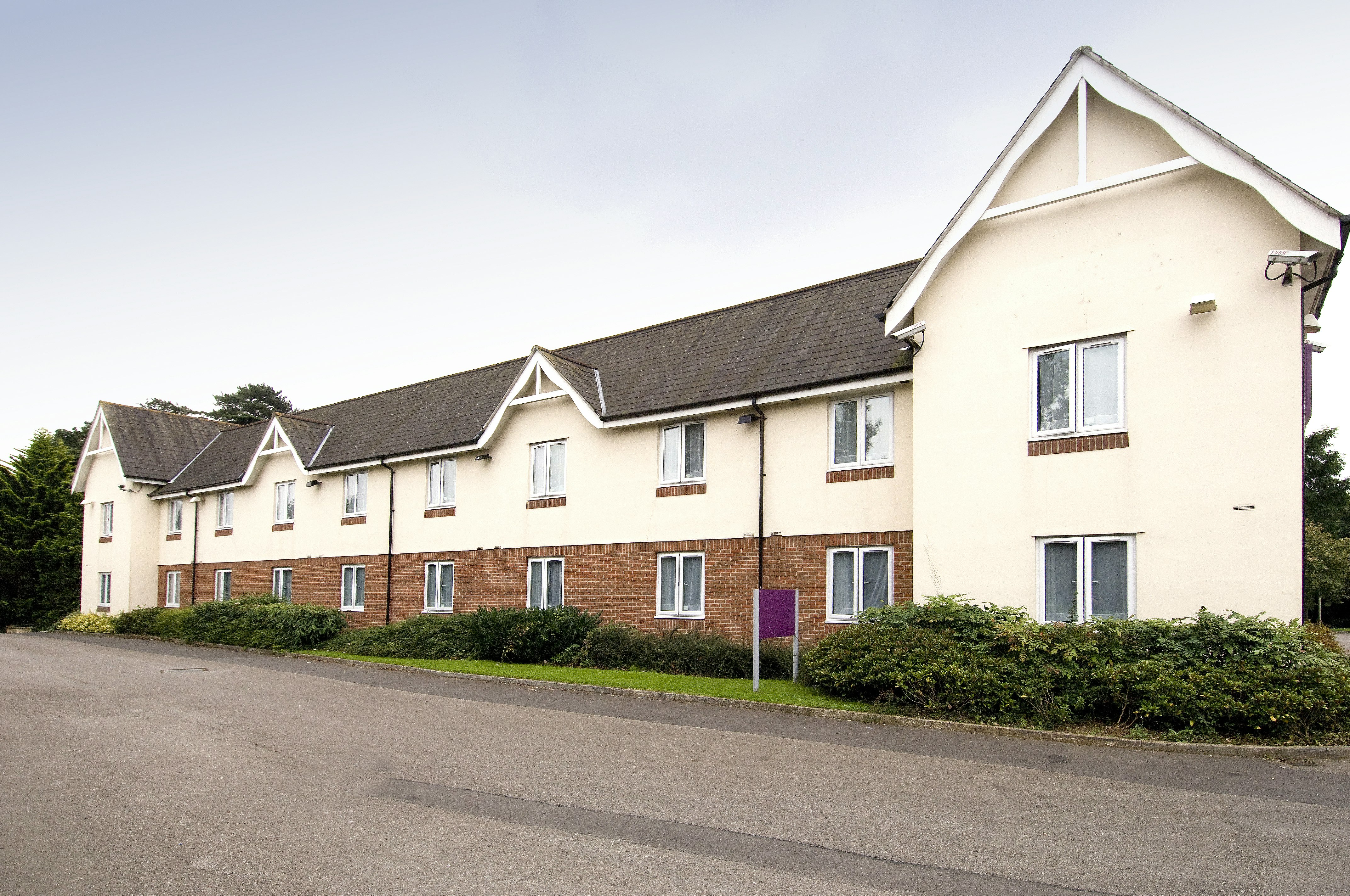 Premier Inn Taunton Ruishton - M5 J25 8/27
