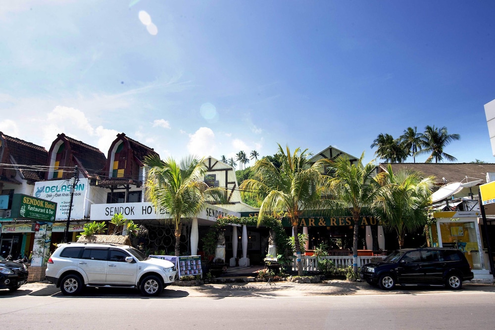 Sendok Hotel 69/72