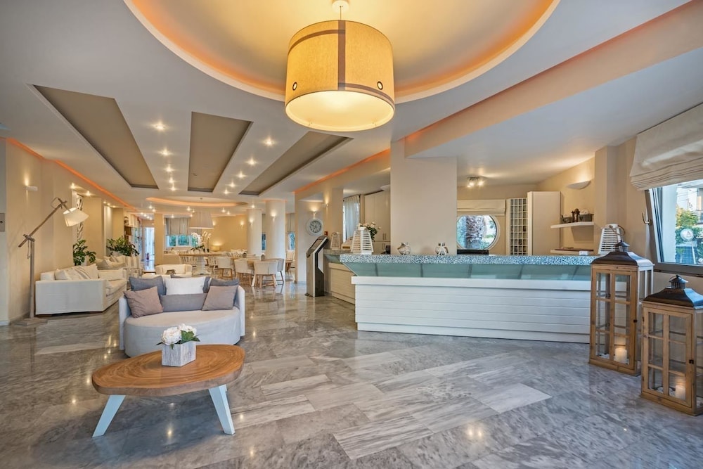 Nefeli Hotel 2/25