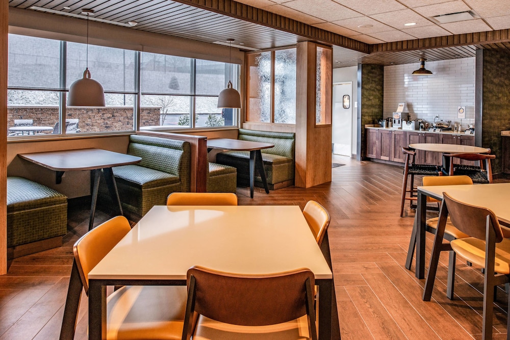 Fairfield Inn And Suites By Marriott Staunton 16/18