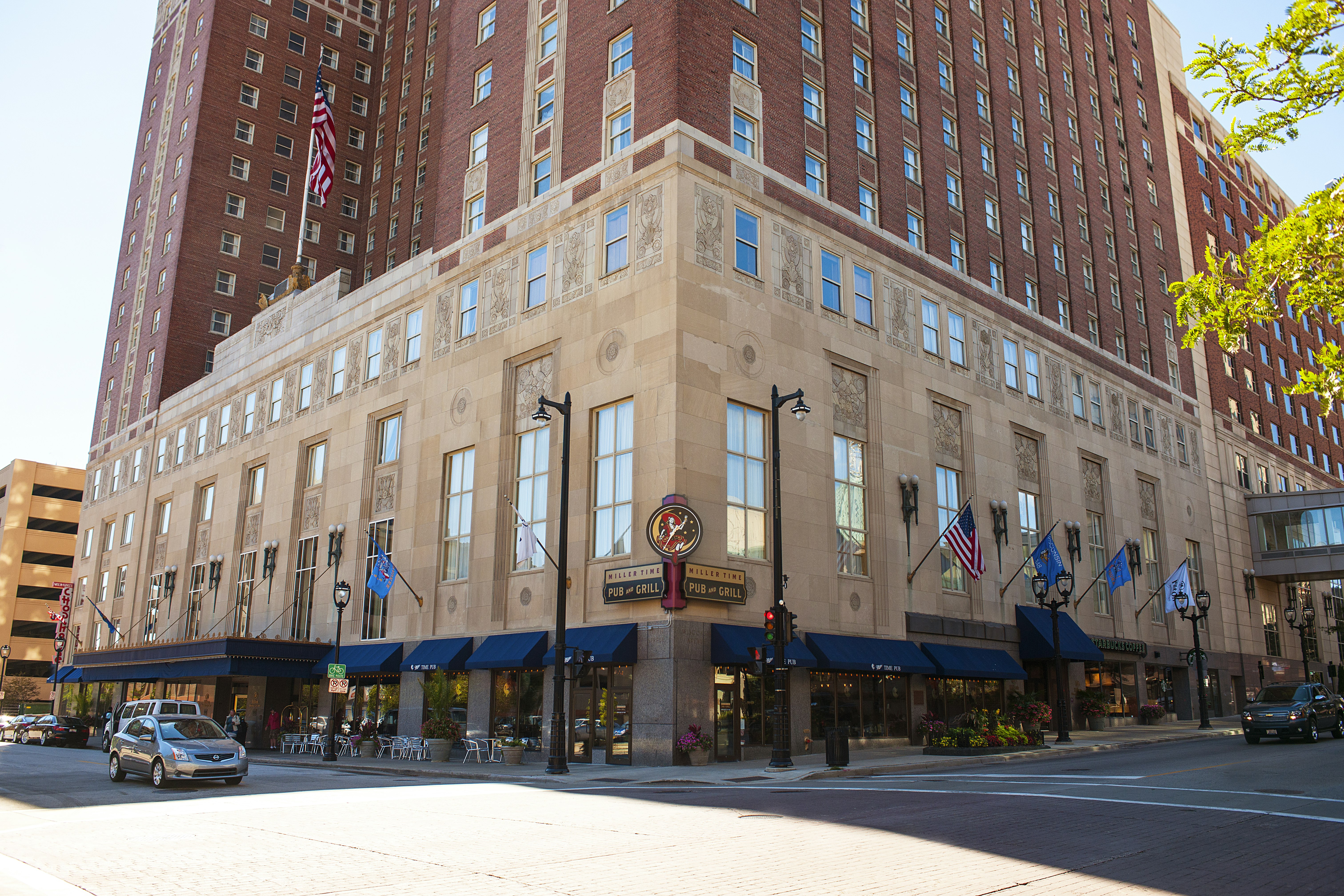 Hilton Milwaukee 75/83