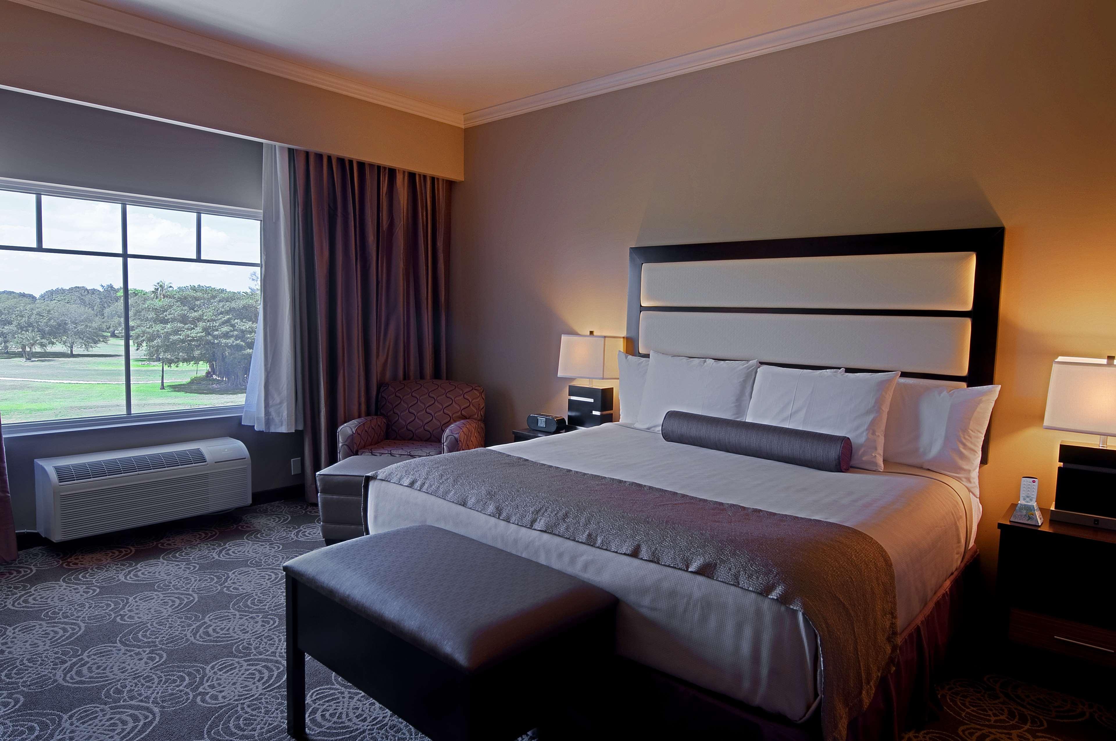 غرفة، Best Western Plus Miami Airport North Hotel & Suites 3/10