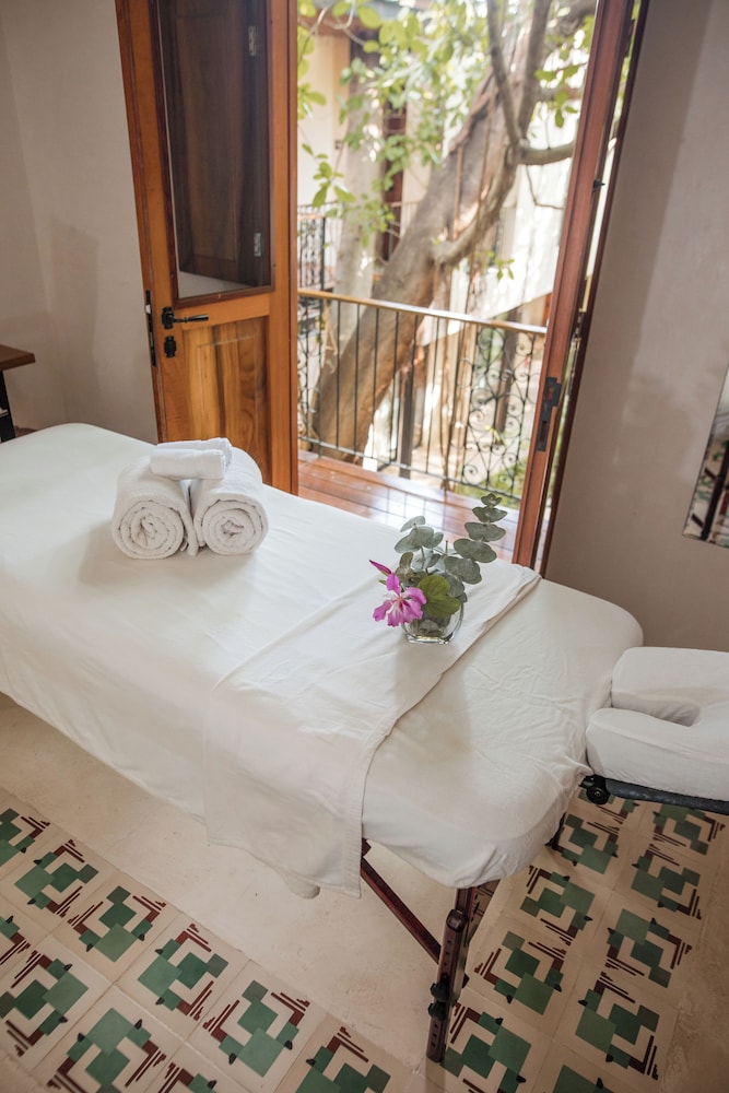 TreeHouse Boutique Hotel 13/50