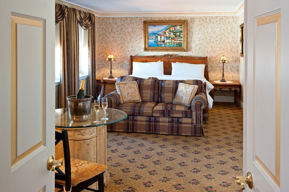 Dorymans Oceanfront Inn 25/33