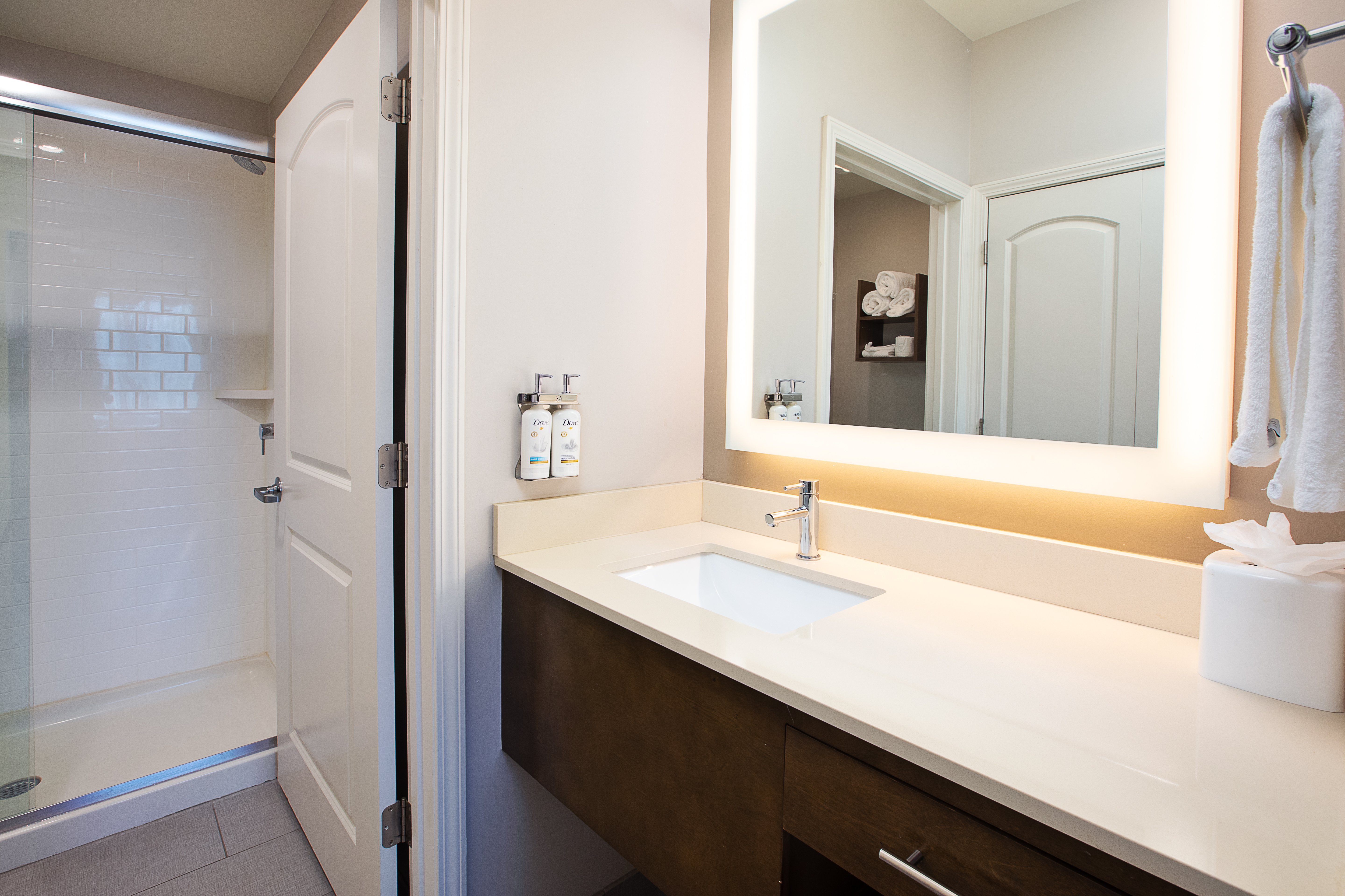 Staybridge Suites Auburn Hills 40/43